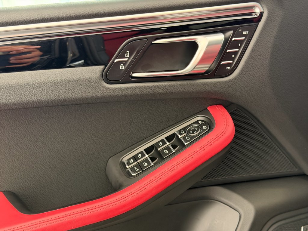 Certified 2021 Porsche Macan S AWD/4WD image 13
