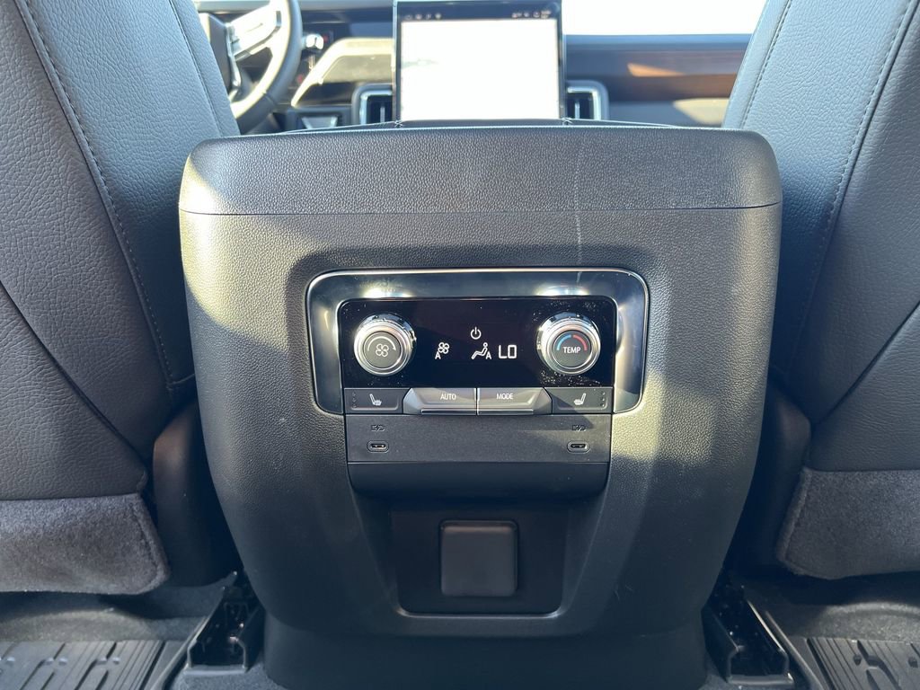 New 2026 GMC Yukon XL Denali w/ Sun & Power Step Package AWD/4WD image 22