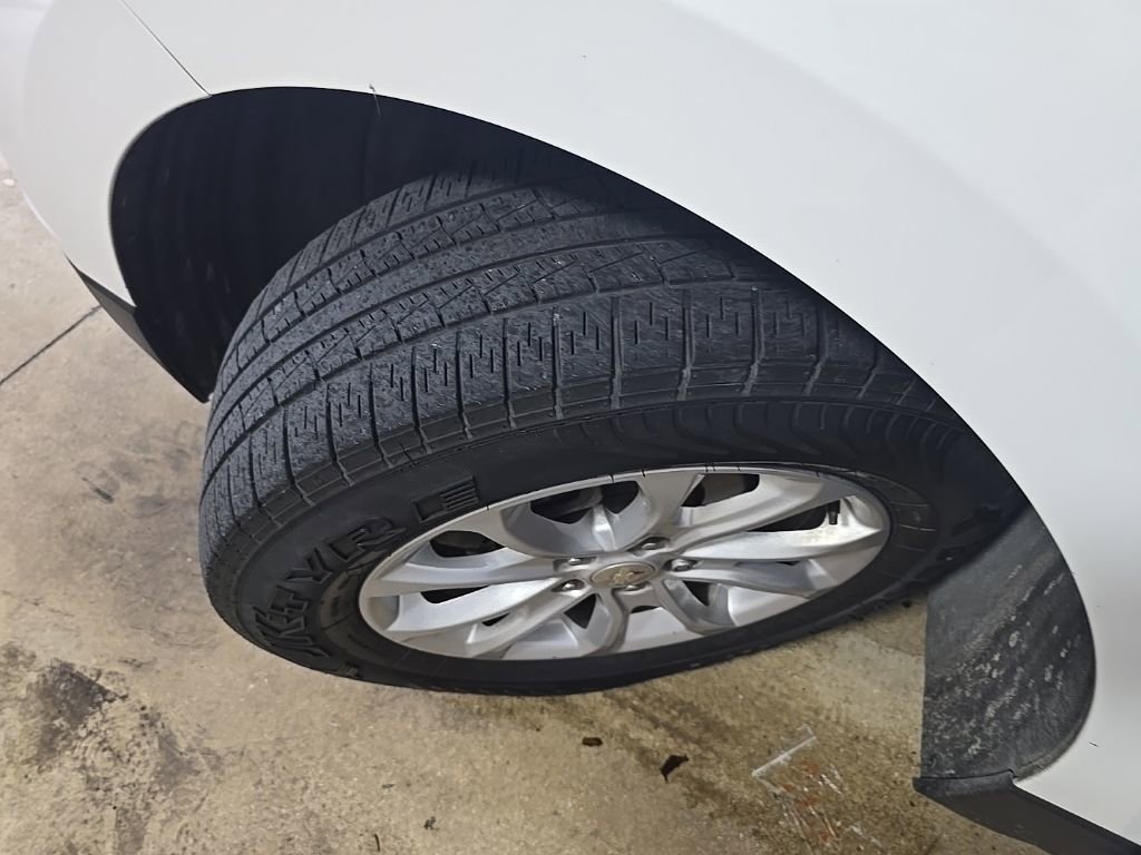 Used 2021 Chevrolet Equinox LS image 19