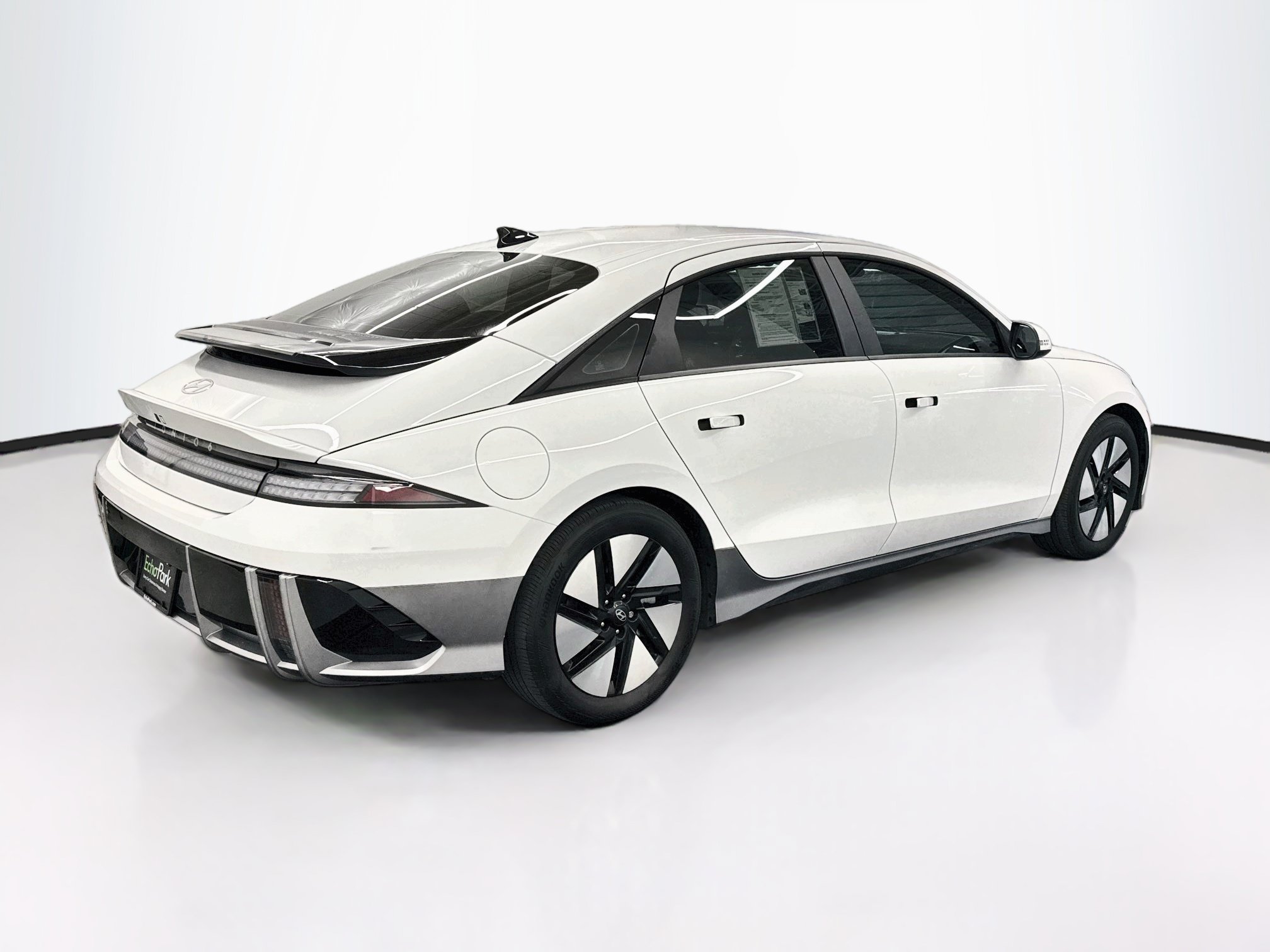 Used 2024 Hyundai Ioniq 6 SE RWD image 9
