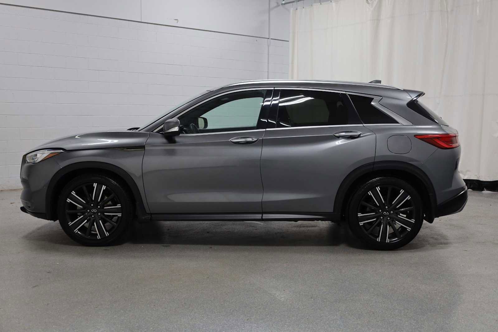 Used 2021 INFINITI QX50 Luxe w/ Appearance Package image 2