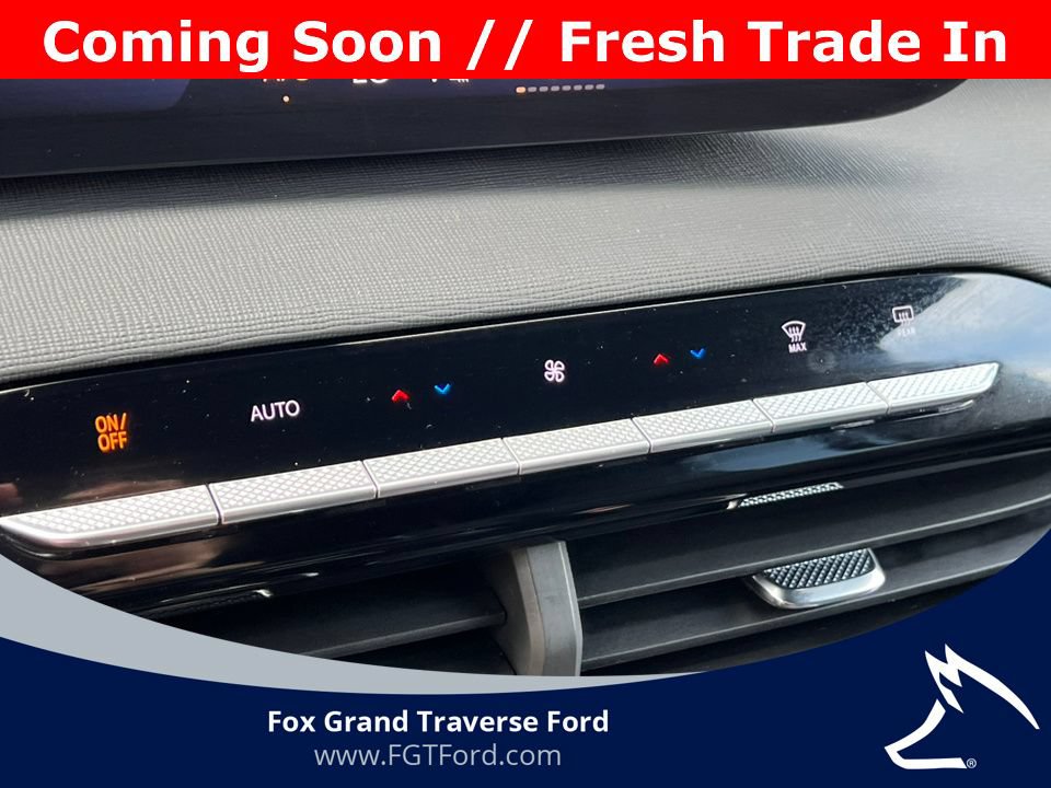 Used 2025 Buick Enclave Preferred AWD/4WD image 24