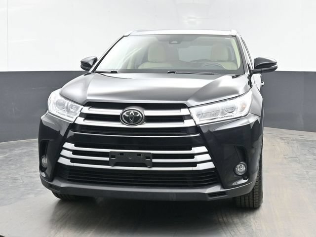 Used 2018 Toyota Highlander XLE w/ Protection Package #3 AWD/4WD image 3