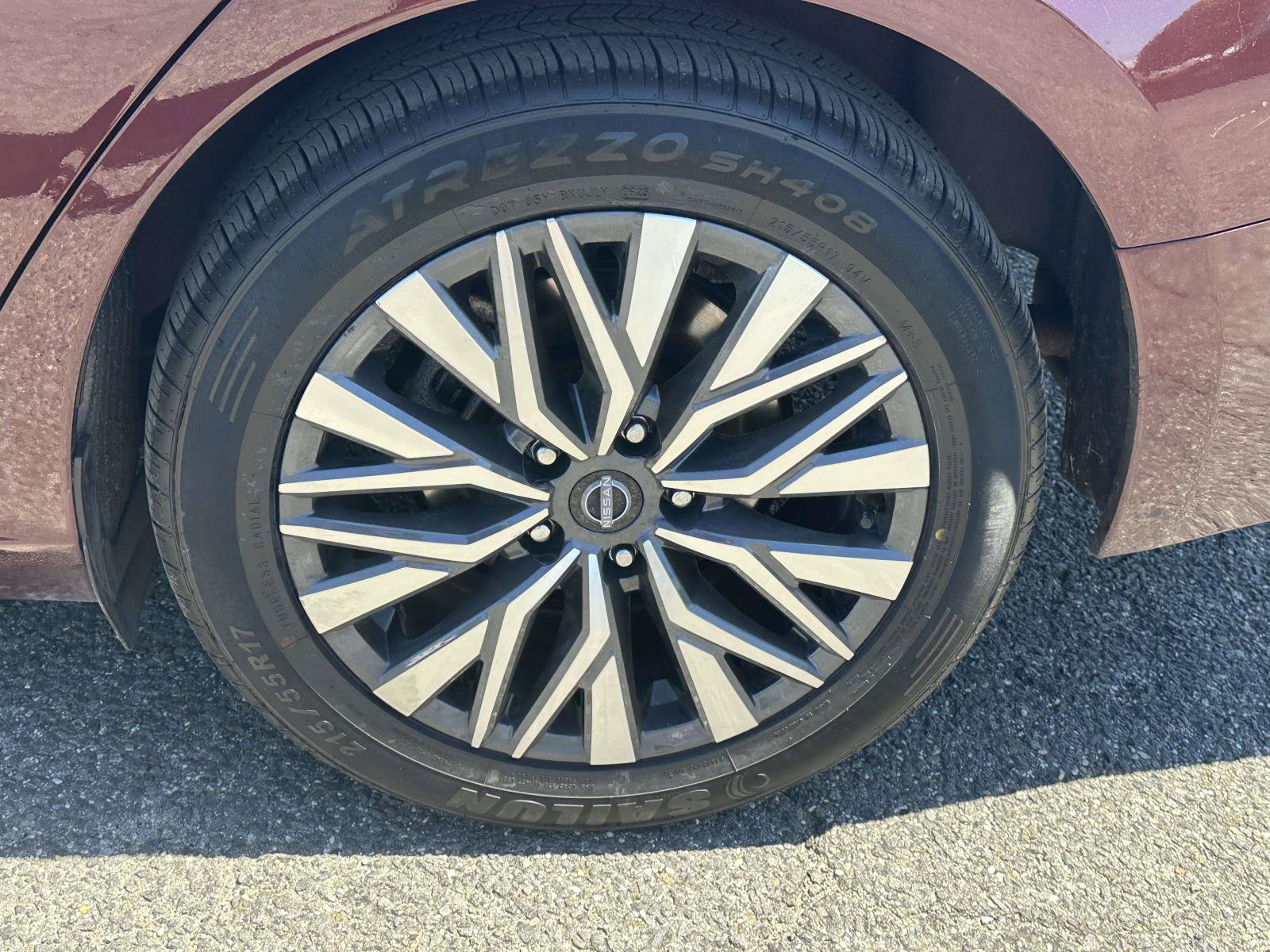 Used 2024 Nissan Altima 2.5 SV FWD image 32