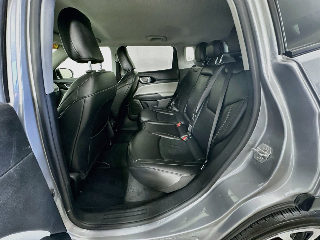 Certified 2022 Jeep Compass Limited AWD/4WD image 33