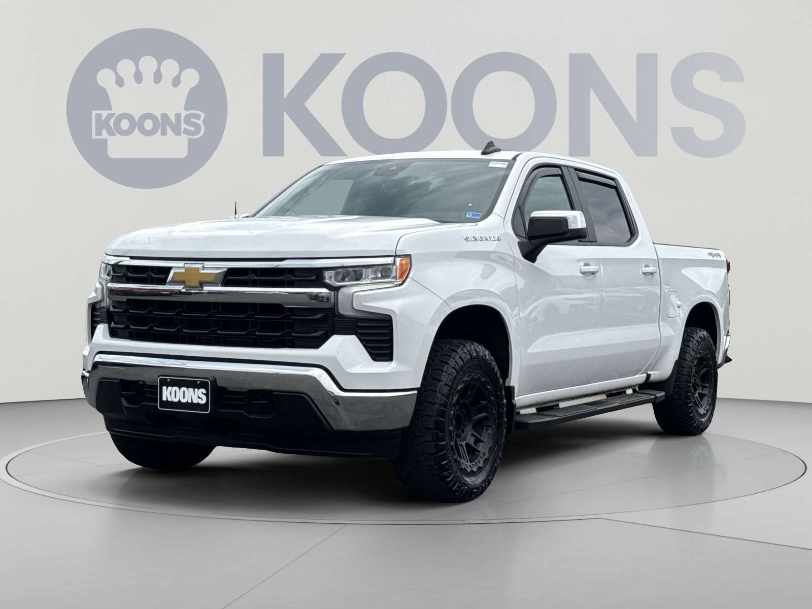 Used 2023 Chevrolet Silverado 1500 LT AWD/4WD image 1