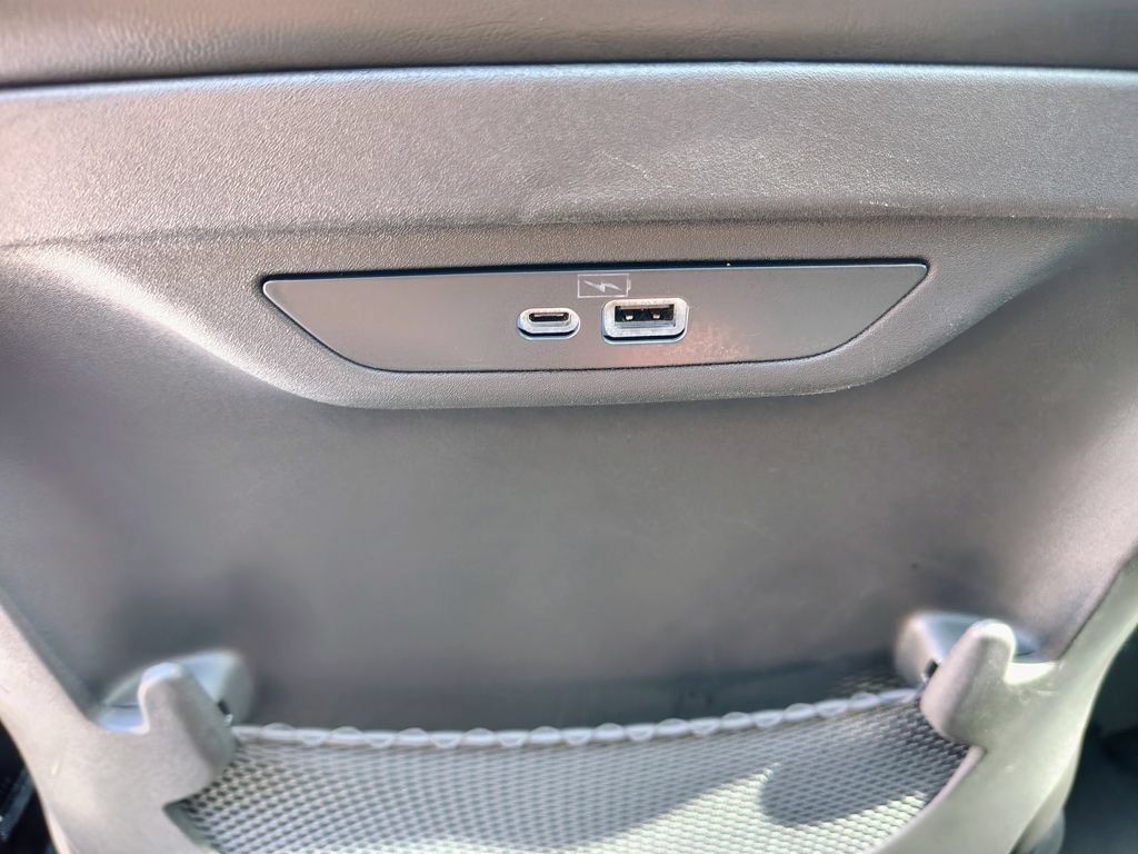 Used 2024 Chrysler Pacifica Premium FWD image 39