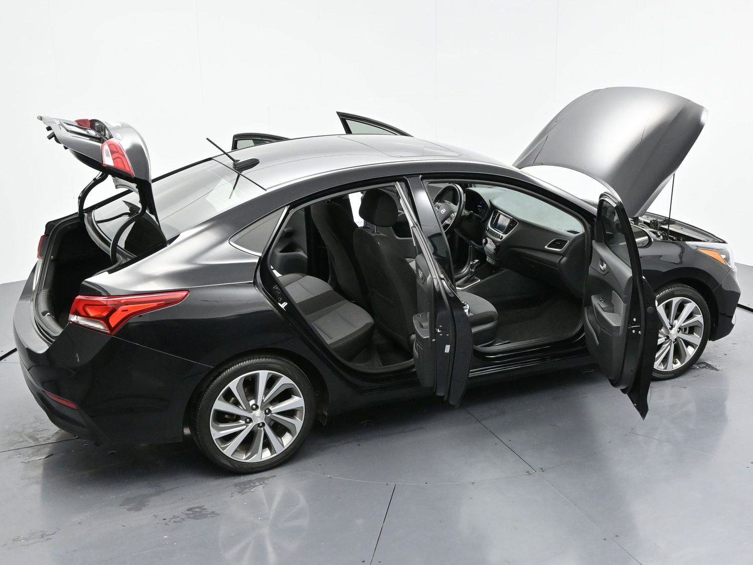 Used 2021 Hyundai Accent Limited image 40