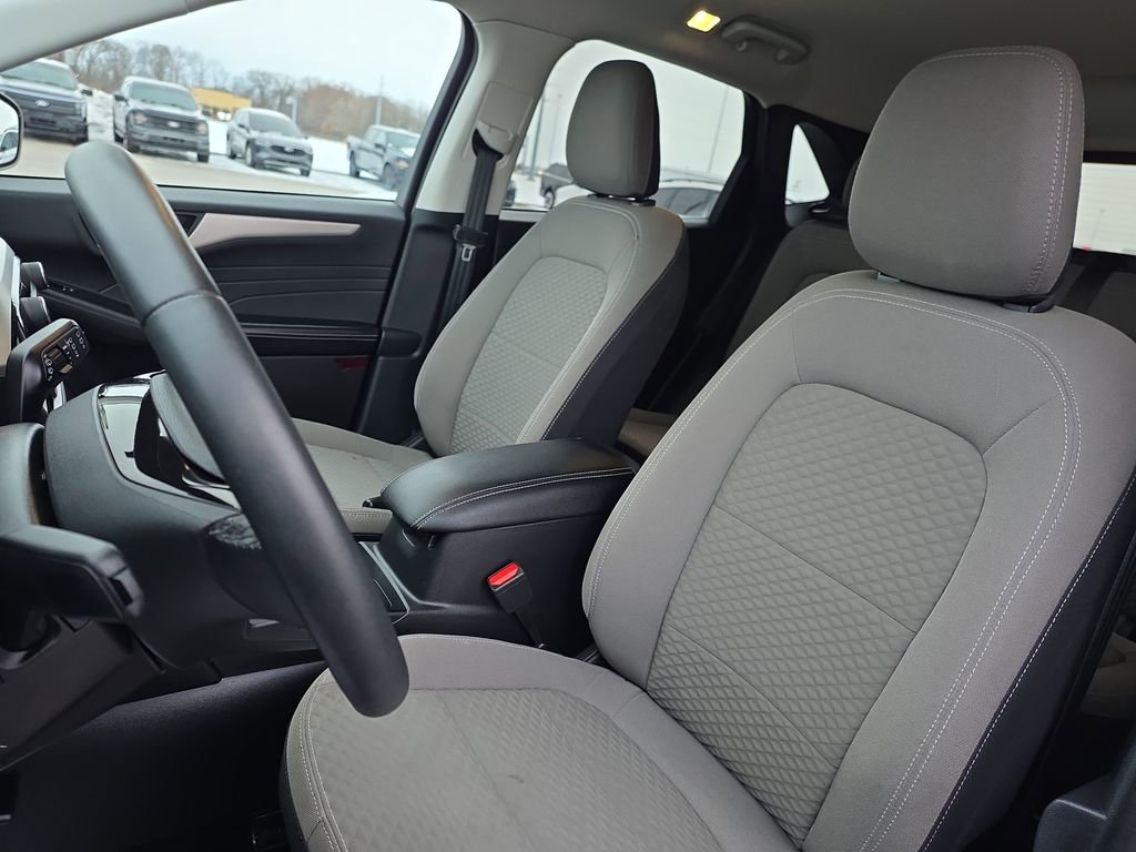 Used 2022 Ford Escape SE w/ Cold Weather Package image 20