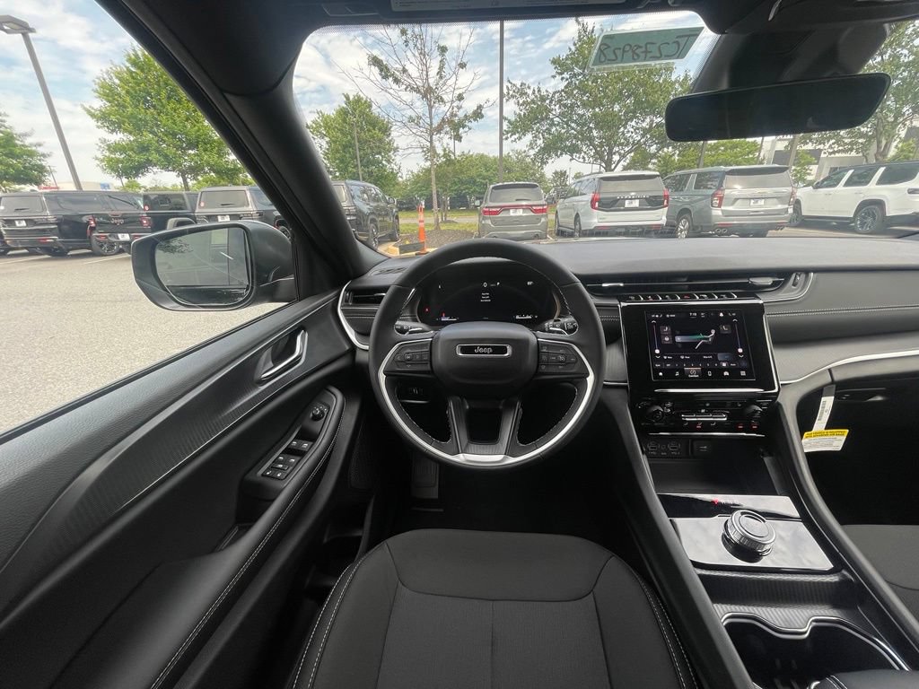 New 2026 Jeep Grand Cherokee Laredo X AWD/4WD image 12