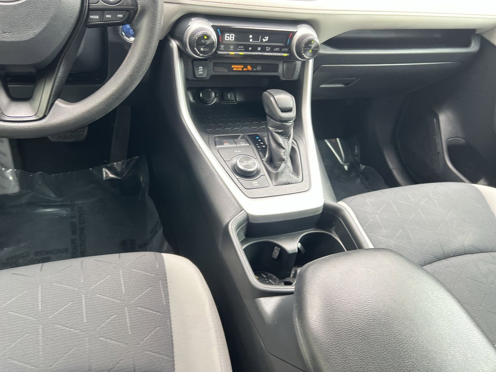 Used 2020 Toyota RAV4 XLE w/ Carpet Mat Package AWD/4WD image 22