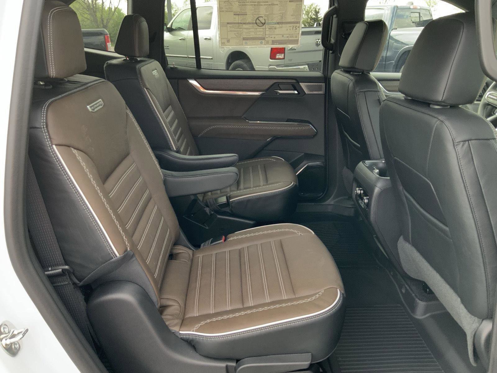 New 2026 GMC Acadia Denali Ultimate w/ LPO, Floor Liner Package AWD/4WD image 58