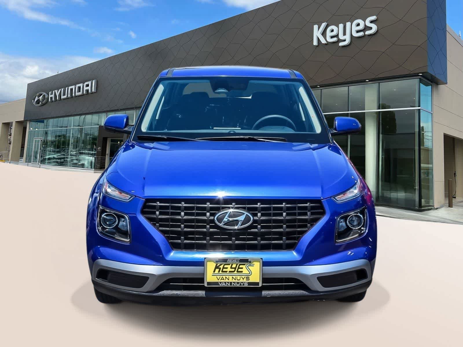 Certified 2024 Hyundai Venue SE FWD image 2