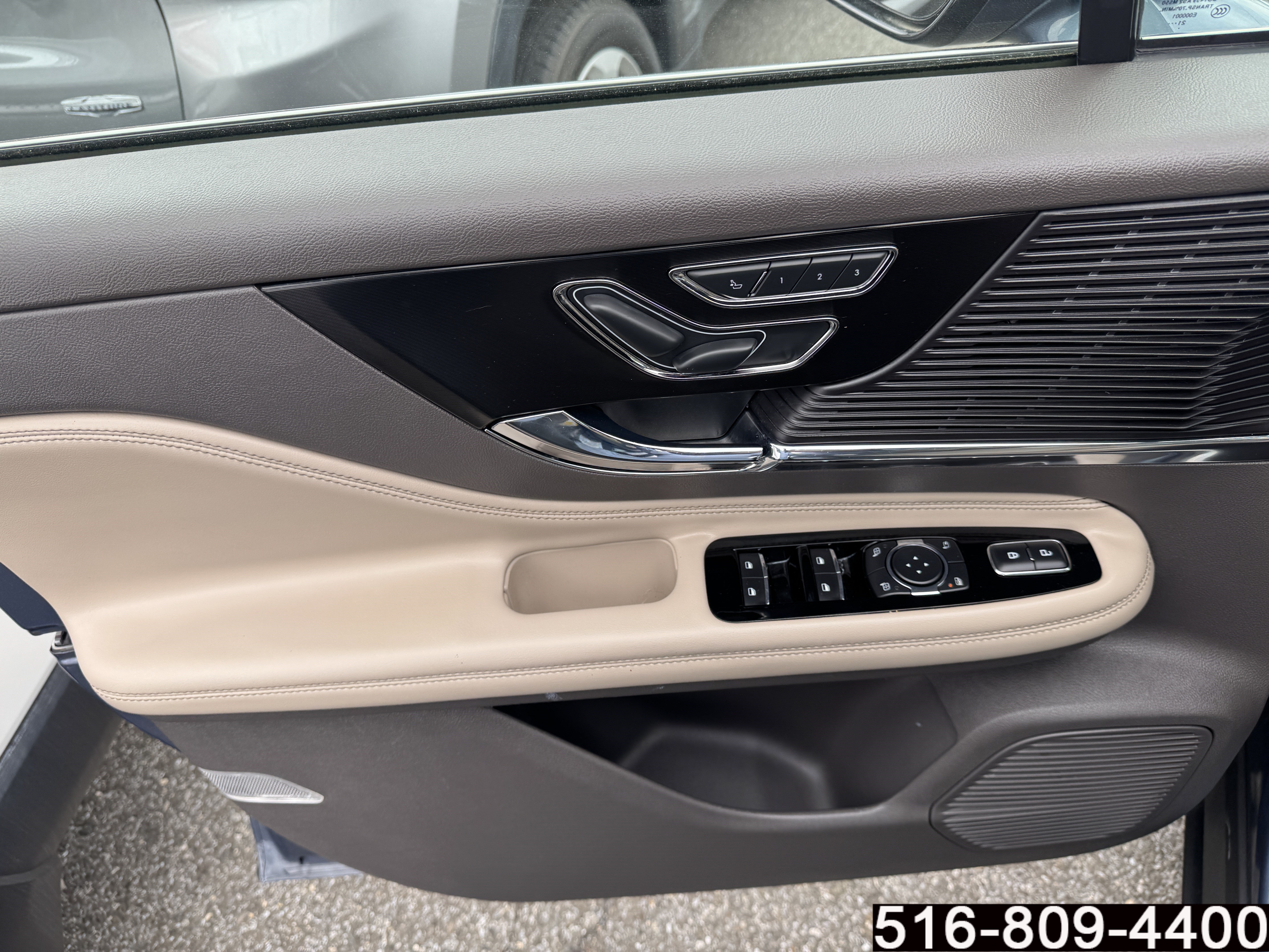 Used 2022 Lincoln Corsair AWD w/ Premium Package image 26