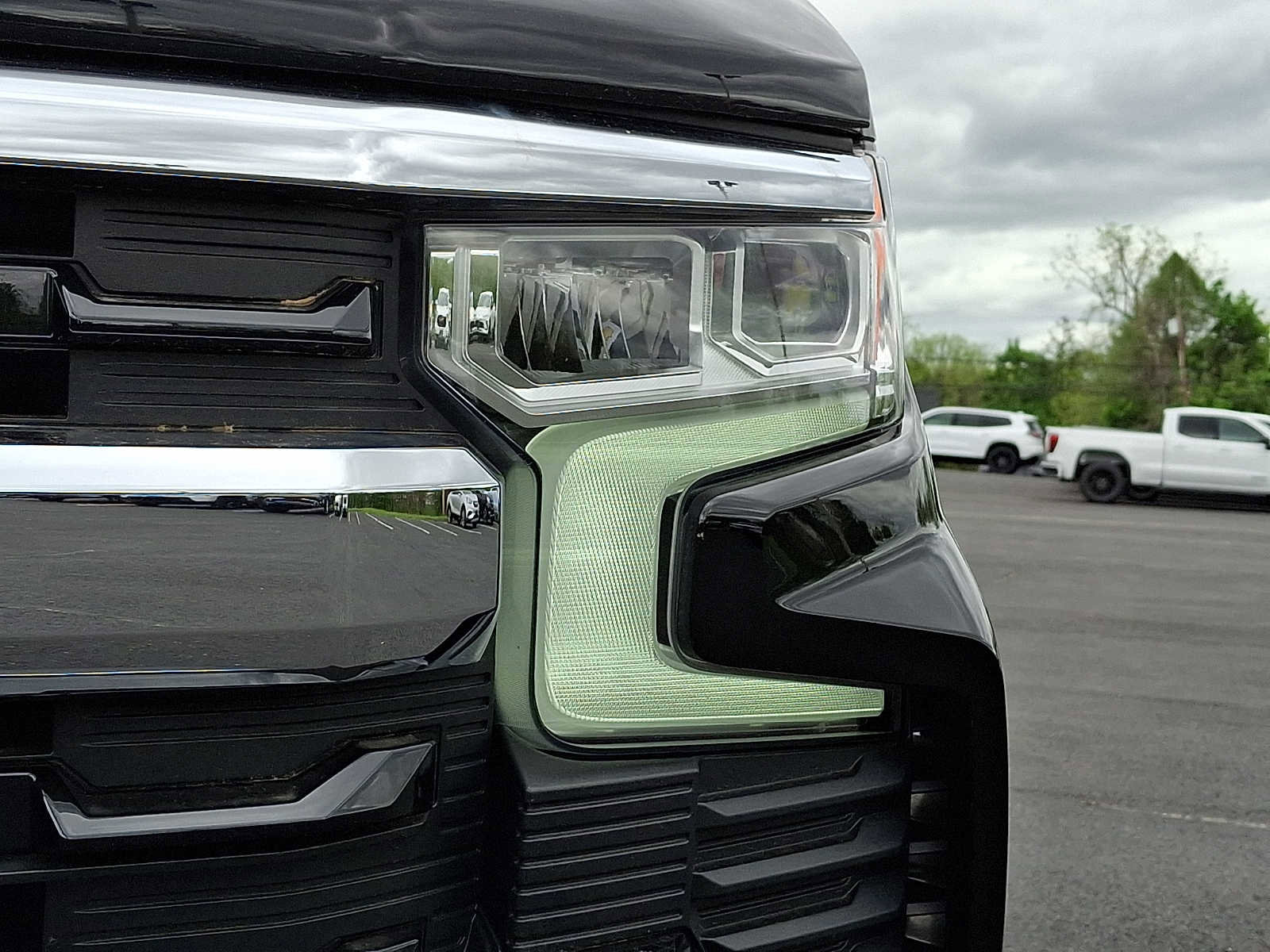 Used 2022 Chevrolet Silverado 1500 LT AWD/4WD image 9