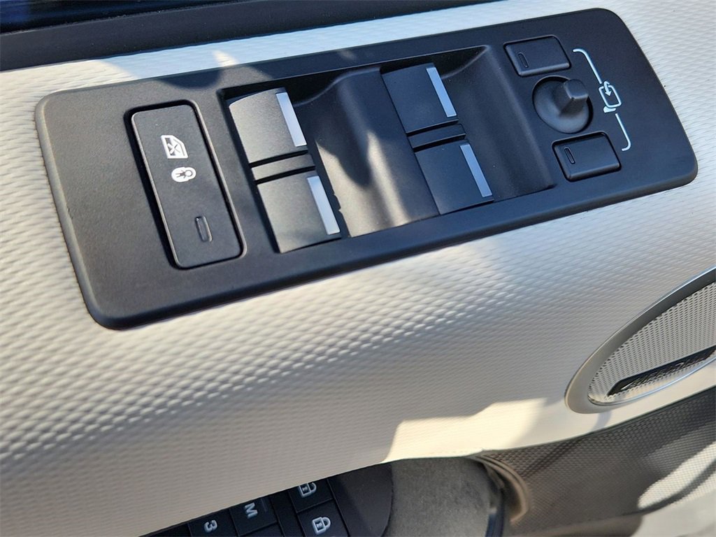 Used 2023 Land Rover Discovery S R-Dynamic image 12