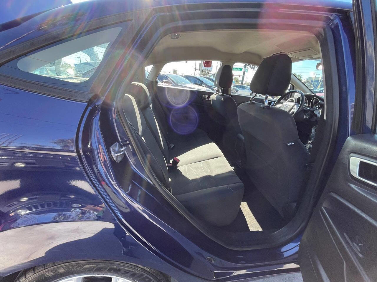Used 2016 Ford Fiesta SE image 12