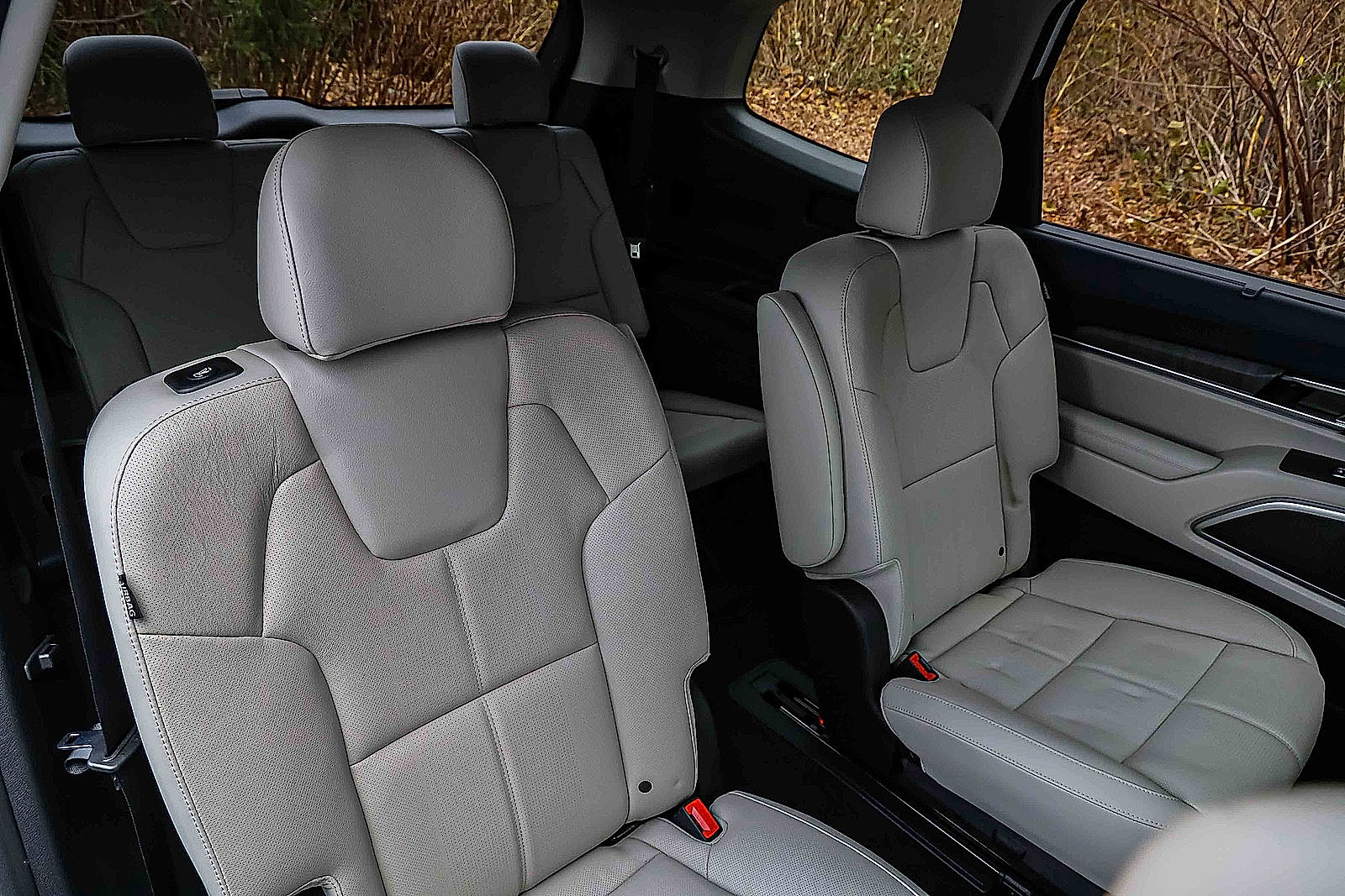 Used 2023 Kia Telluride EX w/ EX Captain's Chair Package image 26