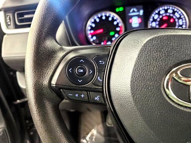 Used 2022 Toyota RAV4 XLE image 11