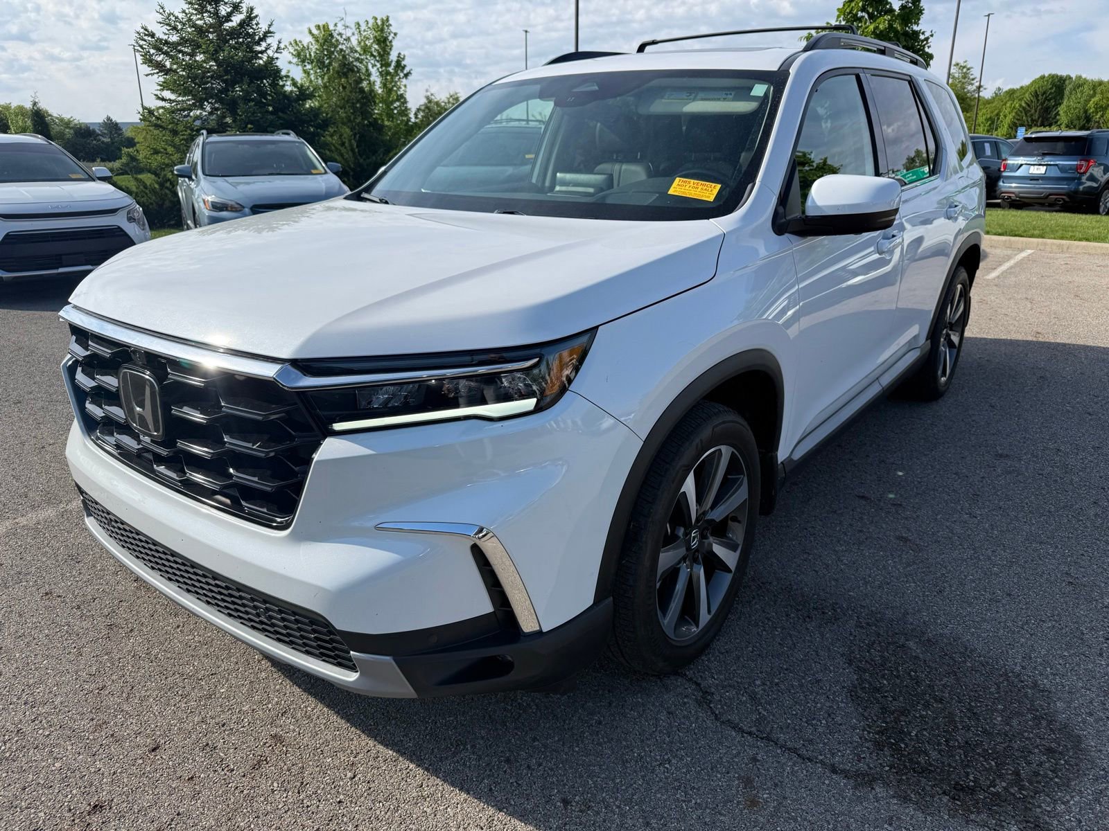 Used 2024 Honda Pilot Elite image 1
