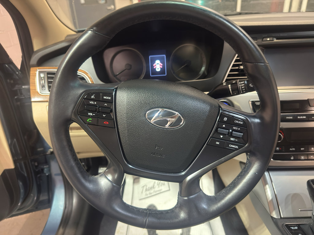 Used 2015 Hyundai Sonata Limited w/ Option Group 05 FWD image 17
