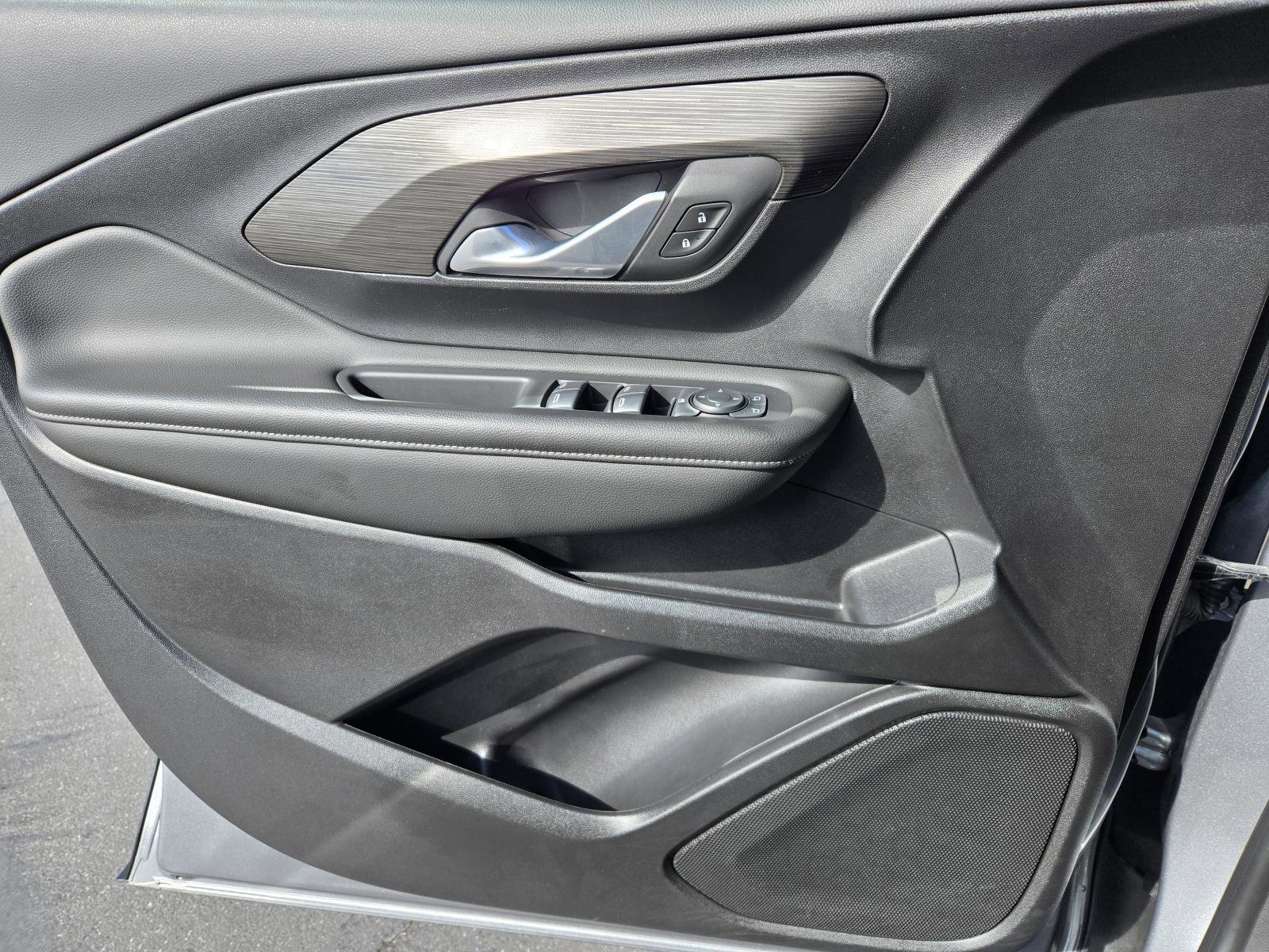 Used 2024 GMC Terrain SLE image 19