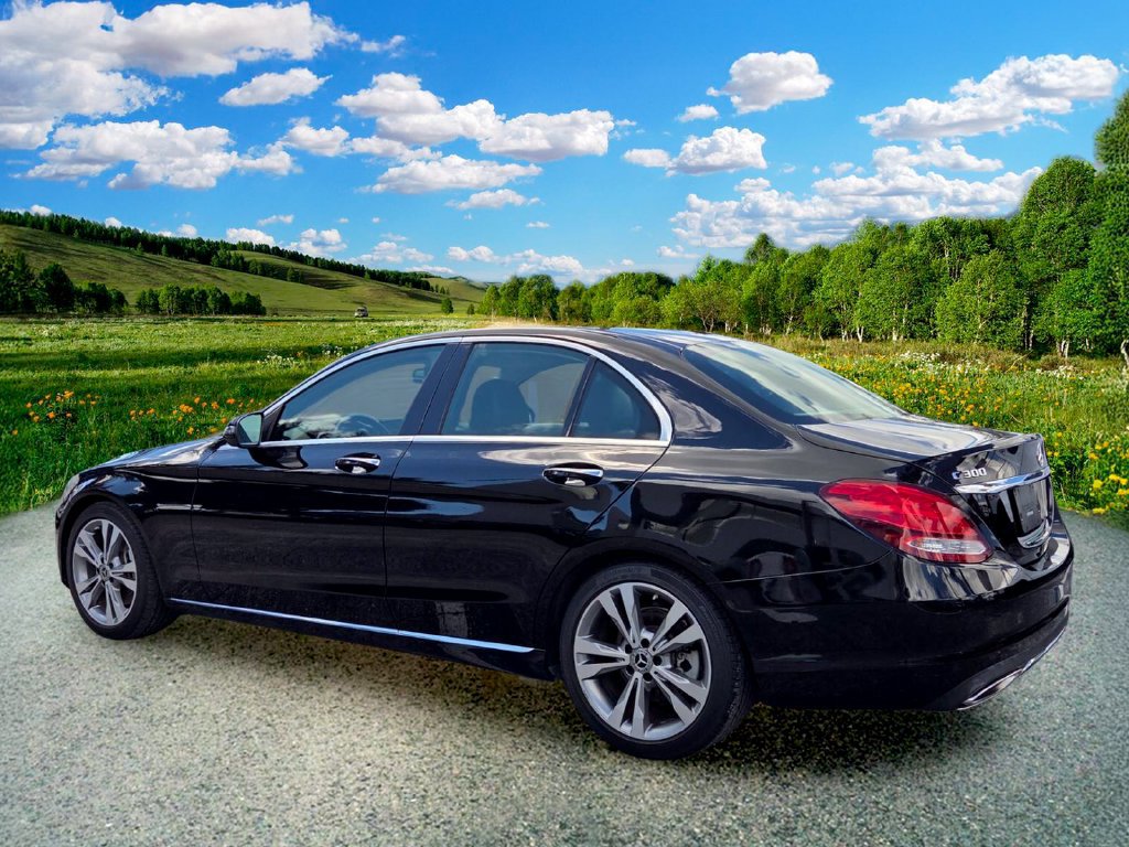 Used 2017 Mercedes-Benz C 300 Sedan w/ Premium 1 Package image 4