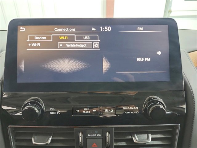 Used 2023 Nissan Armada SL w/ Captain's Chairs Package image 33