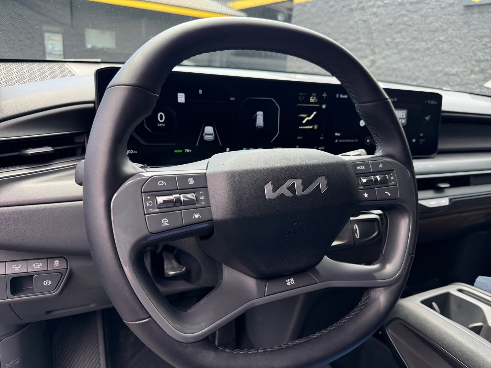 Used 2024 Kia EV9 Light Long Range RWD image 19