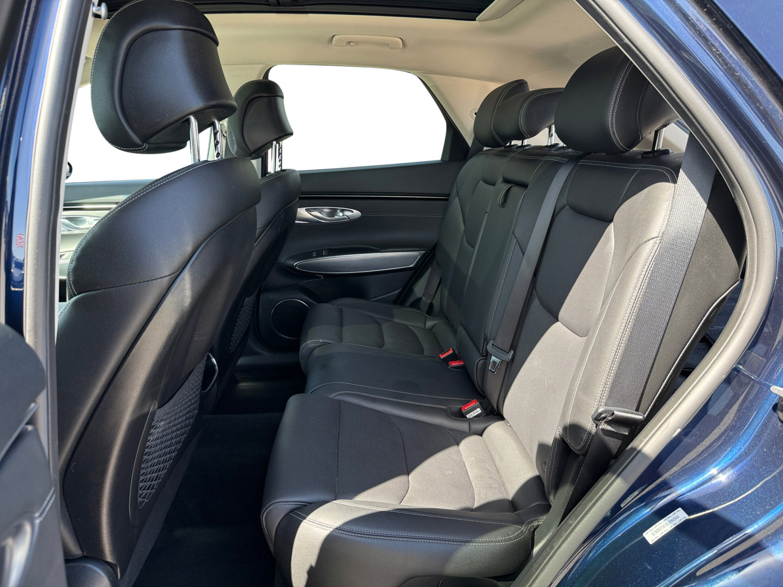 Used 2023 Genesis GV70 2.5T w/ Select Package image 16