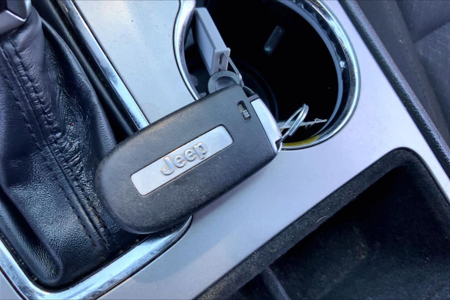 Used 2021 Jeep Grand Cherokee Laredo RWD image 15