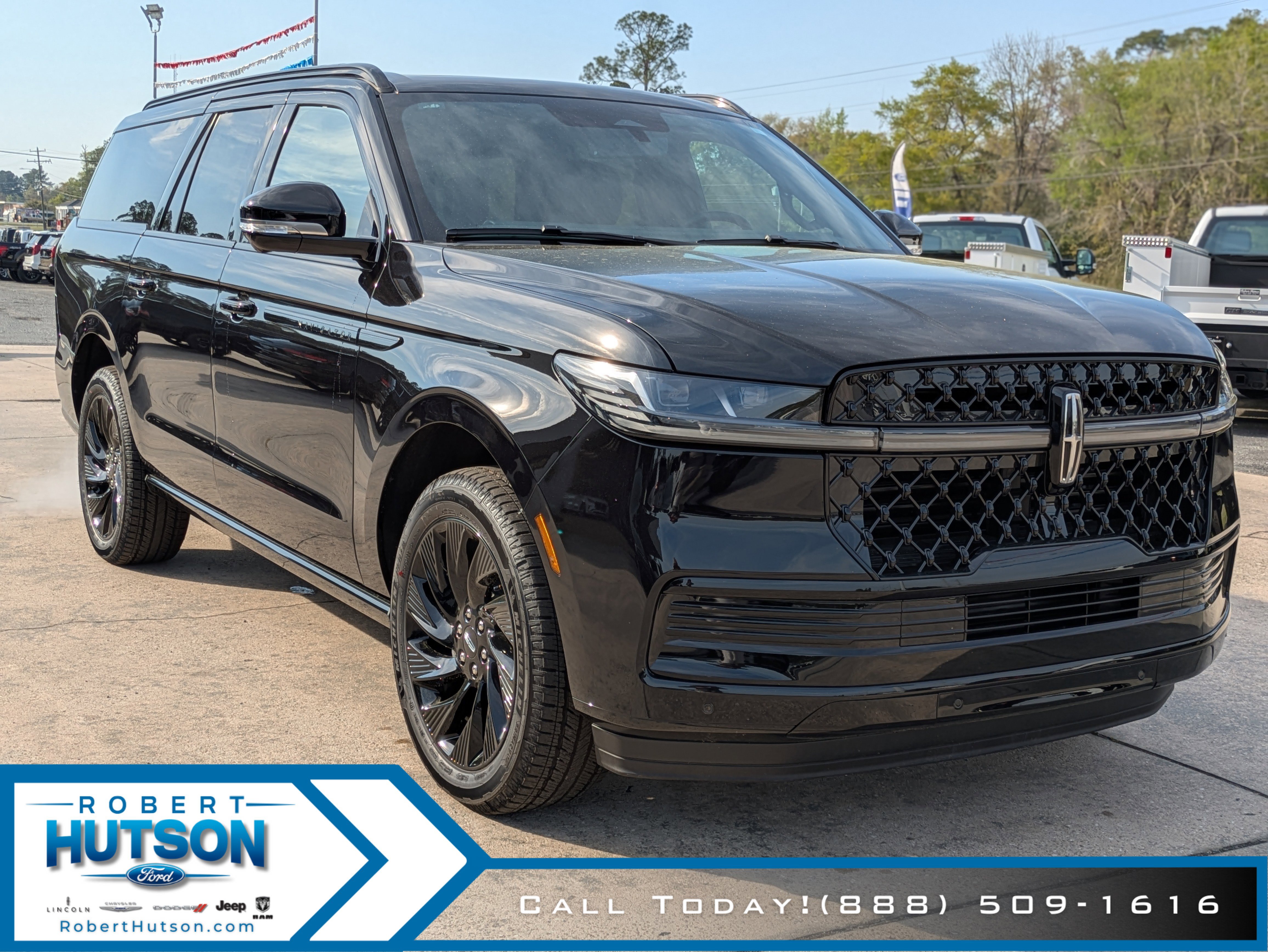 New 2026 Lincoln Navigator L Reserve w/ Jet Appearance Package AWD/4WD image 4