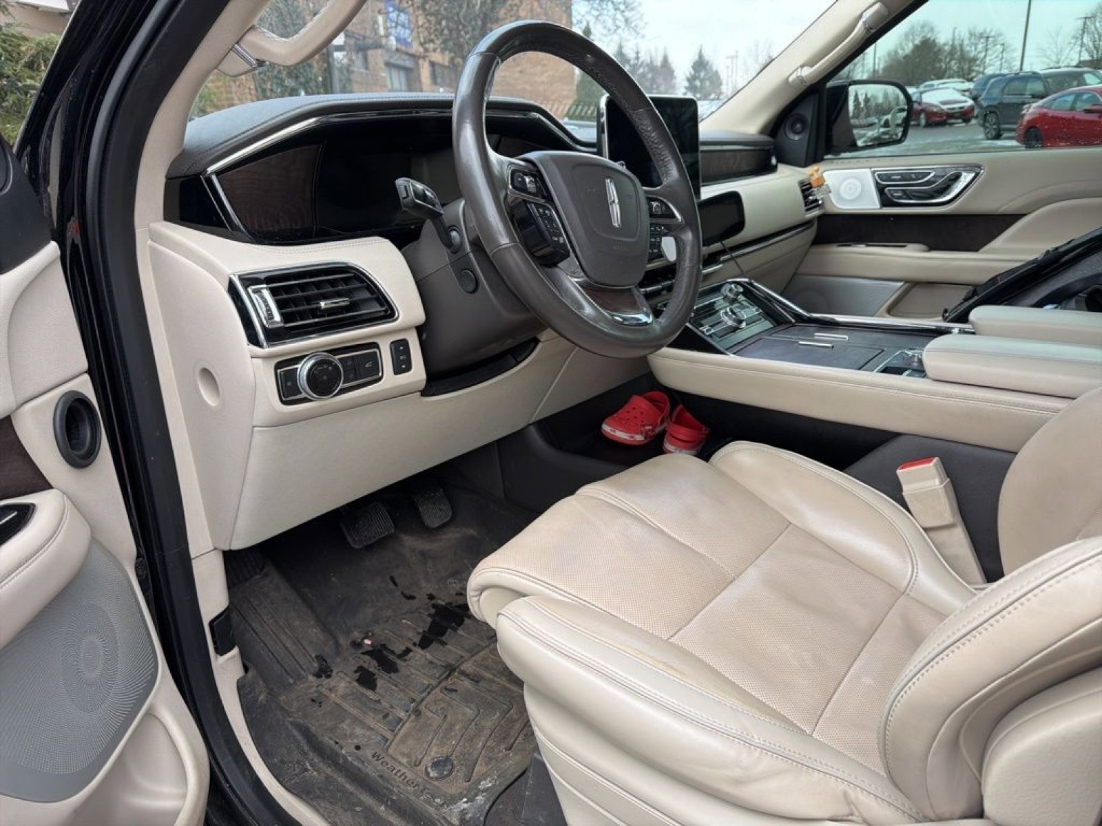 Used 2019 Lincoln Navigator Reserve image 18