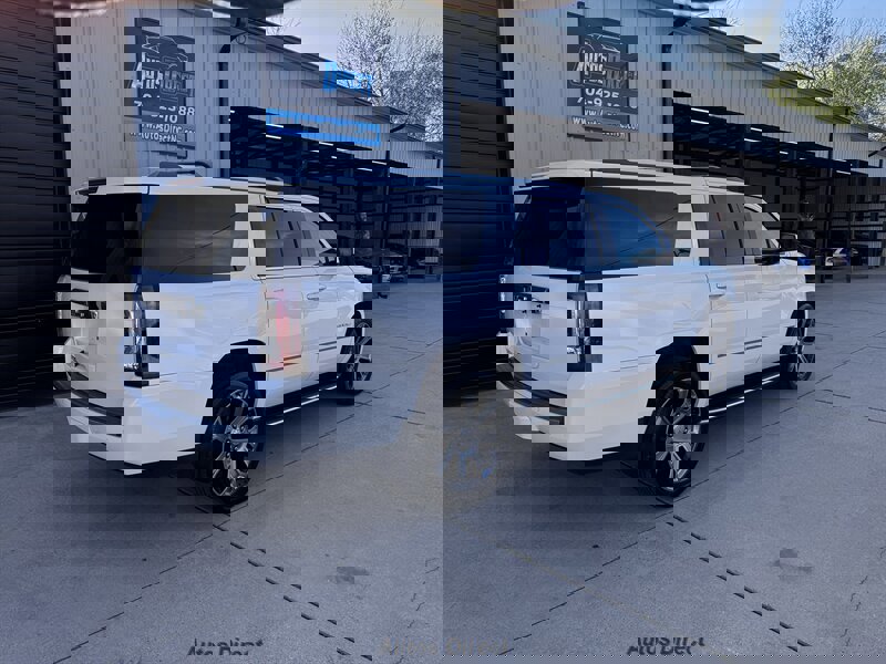 Used 2017 GMC Yukon XL Denali image 14