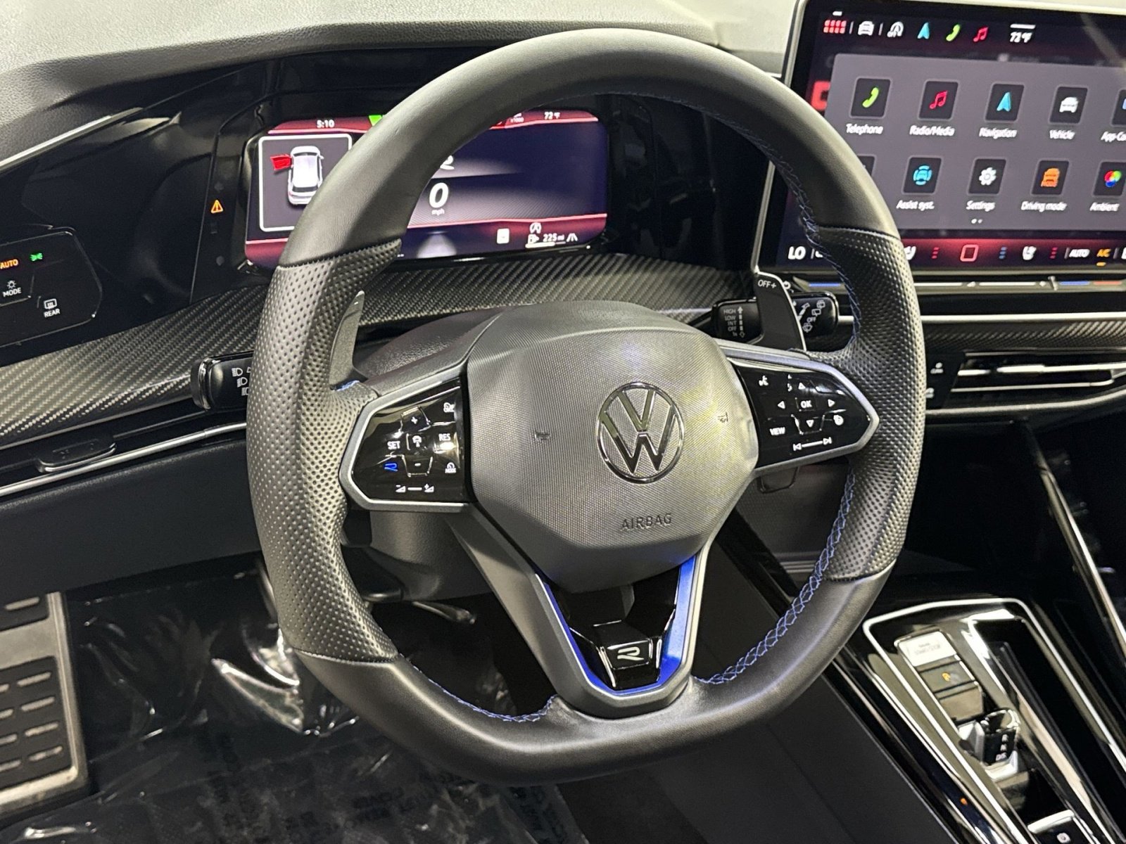 Used 2025 Volkswagen Golf R Black Edition AWD/4WD image 28