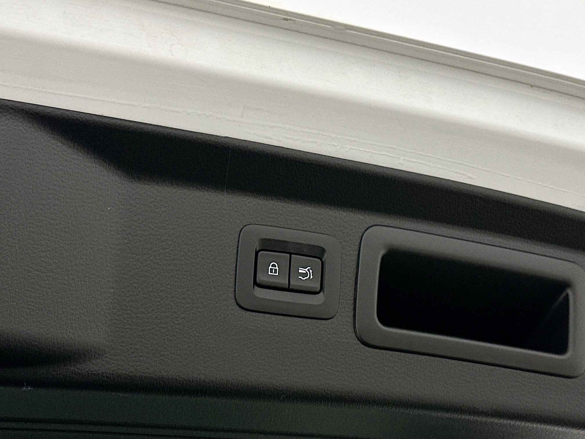 Used 2025 MAZDA CX-50 AWD 2.5 S w/ Premium Package image 32