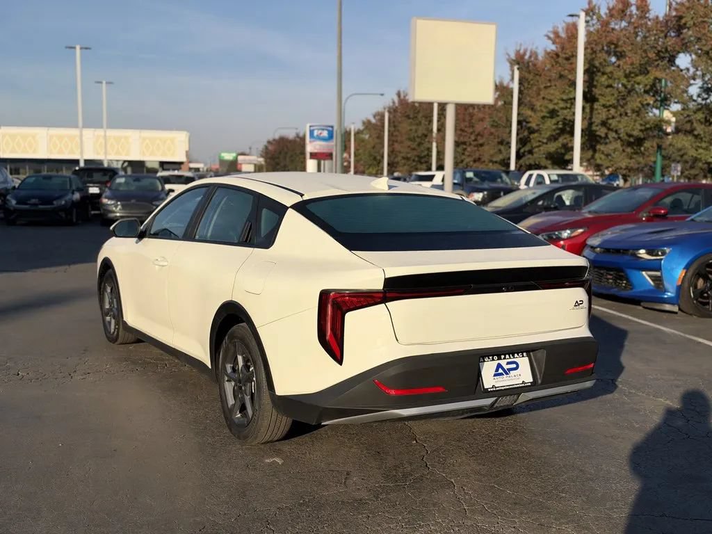 Used 2025 Kia K4 FWD image 4