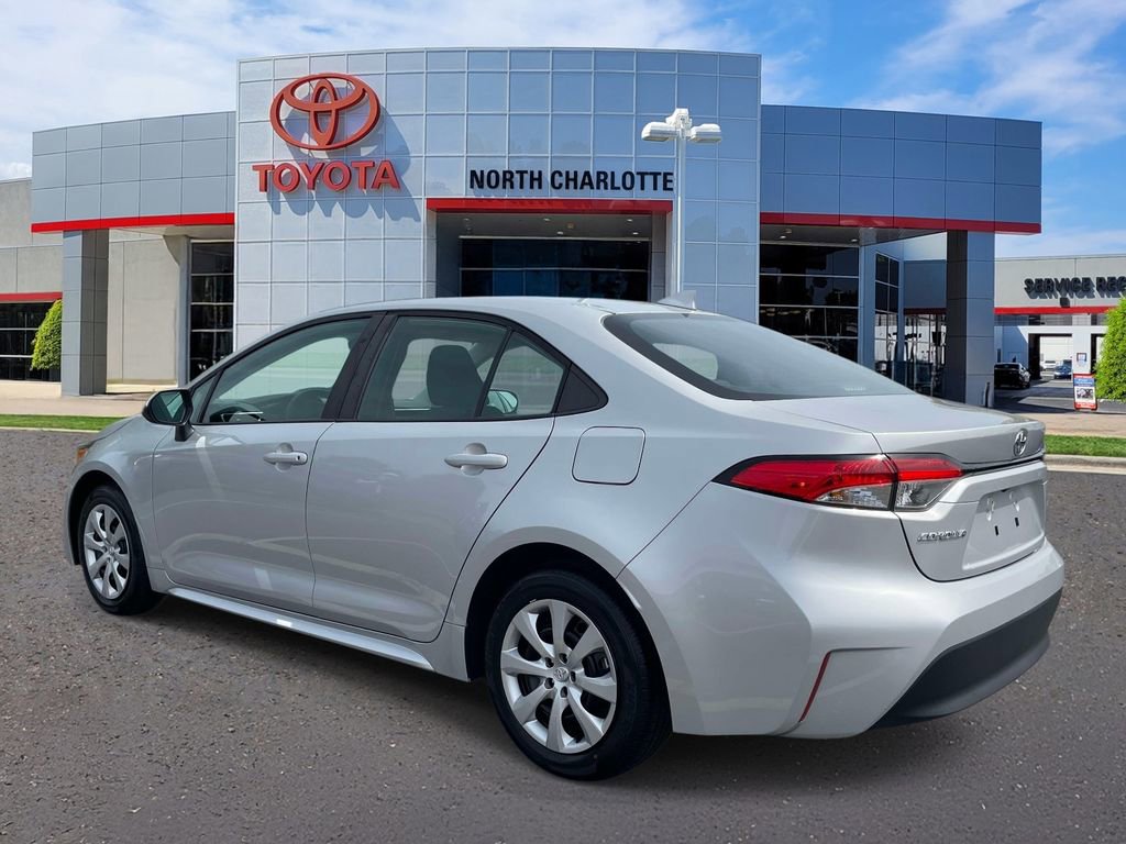 Used 2024 Toyota Corolla LE image 5