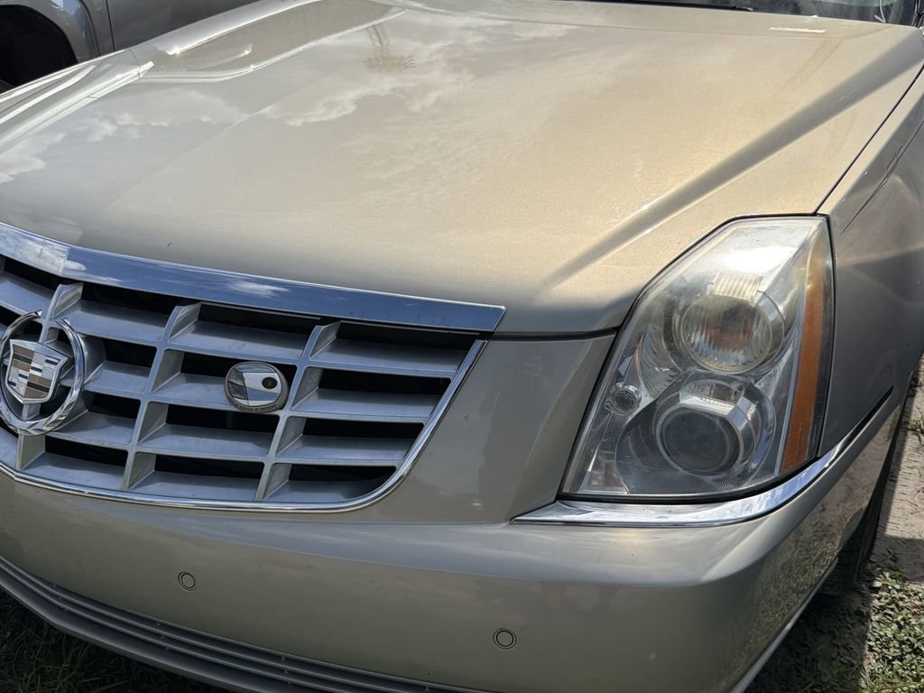 Used 2008 Cadillac DTS FWD image 4