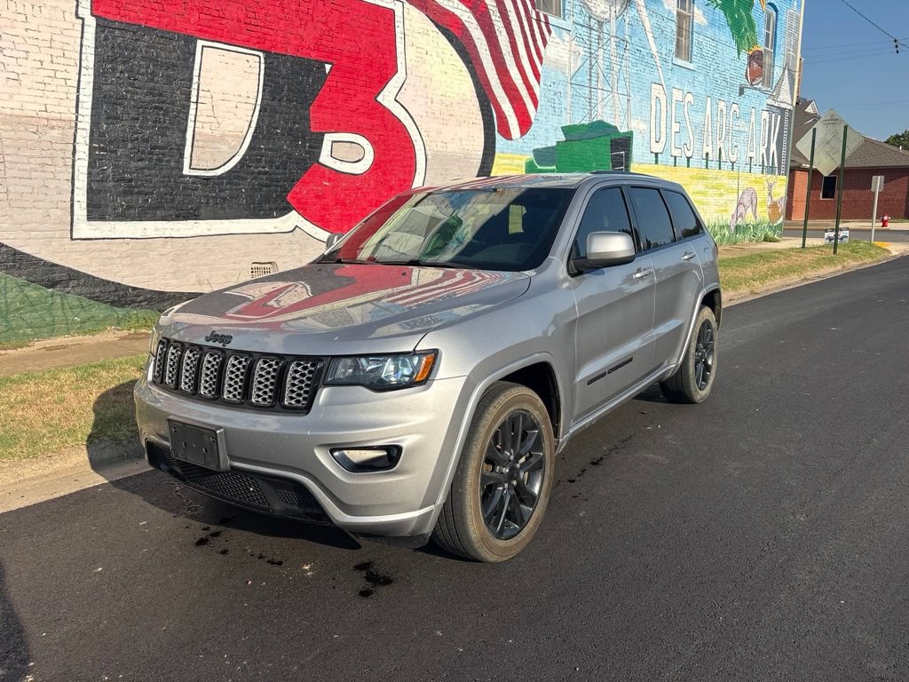 Used 2021 Jeep Grand Cherokee Laredo X RWD image 1
