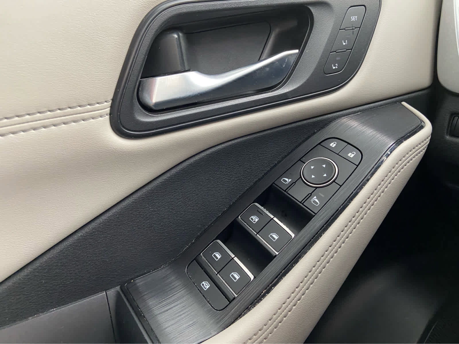 Used 2023 Nissan Rogue SL w/ SL Premium Package image 33