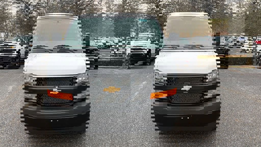 New 2026 Chevrolet Express 2500 Extended w/ Driver Convenience Package image 2