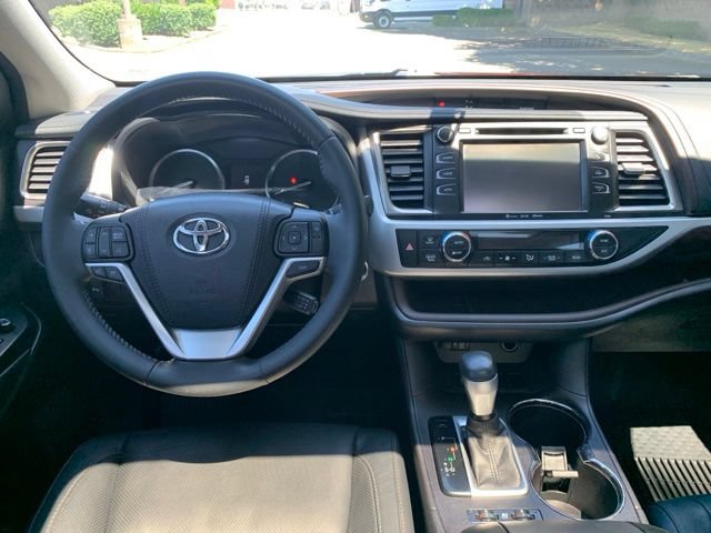 Used 2016 Toyota Highlander Limited FWD image 19
