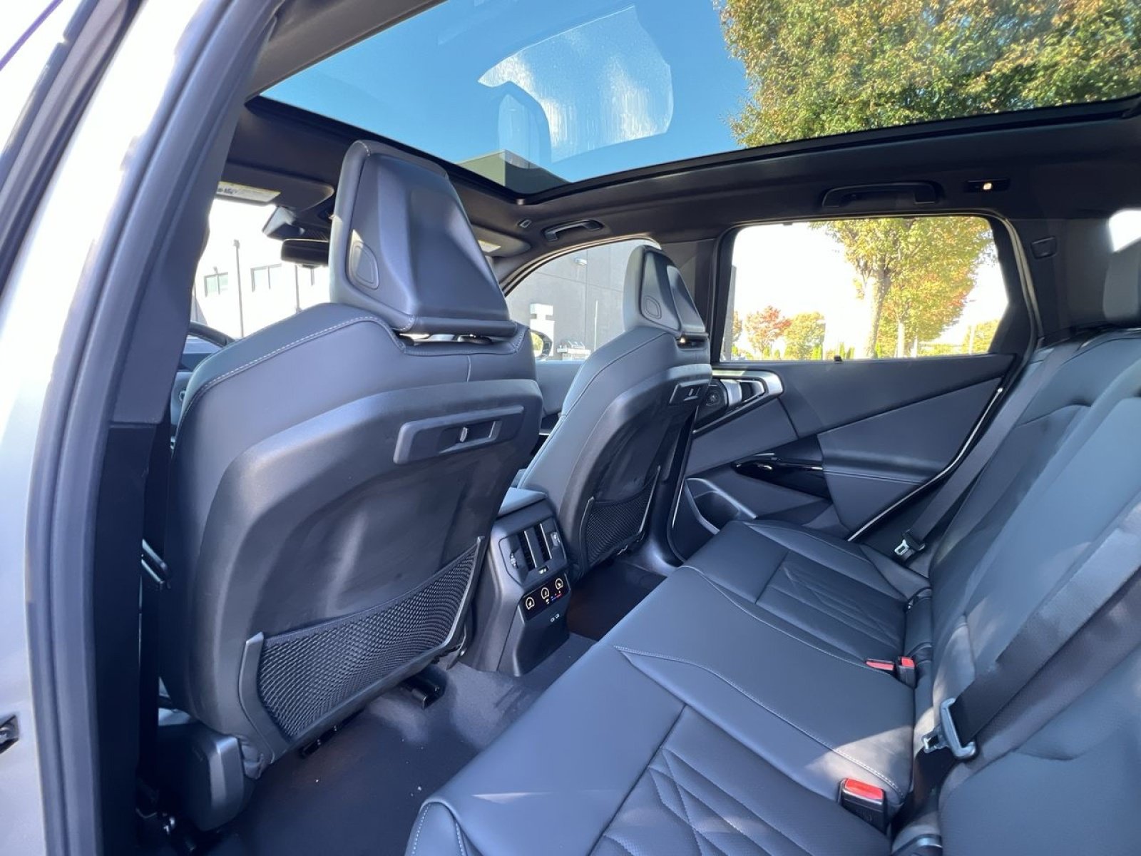 New 2026 BMW X3 M50 w/ Premium Package AWD/4WD image 23