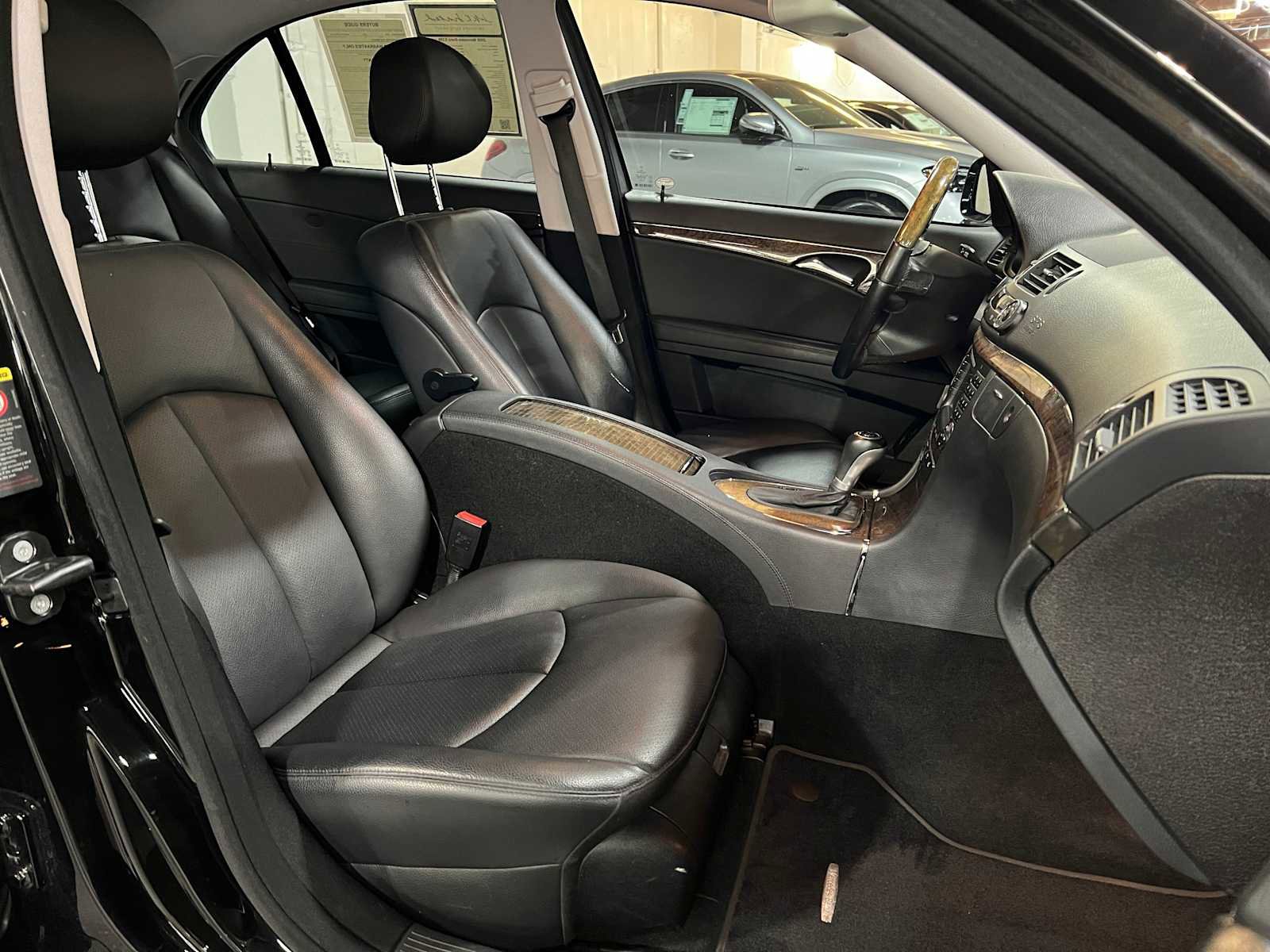 Used 2008 Mercedes-Benz E 350 4MATIC Sedan image 12