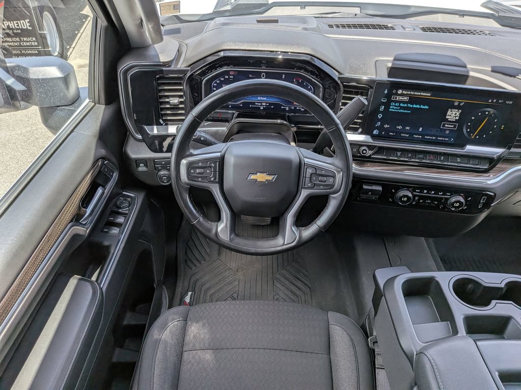 Certified 2025 Chevrolet Silverado 2500 LT AWD/4WD image 15