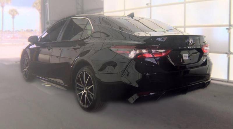 Used 2024 Toyota Camry SE FWD image 4