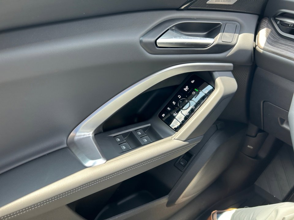 Certified 2025 Audi Q5 Premium Plus w/ Premium Plus image 32