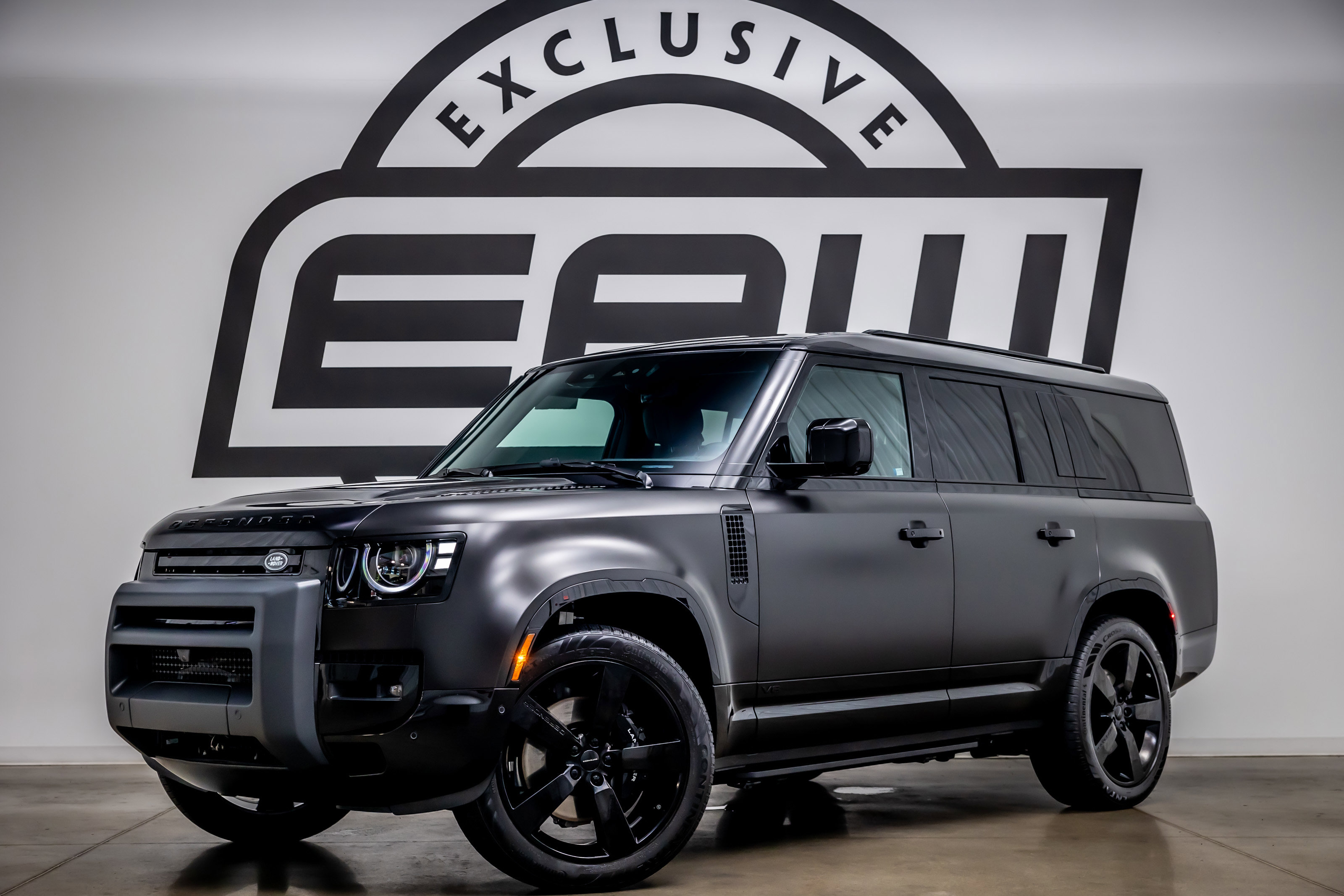 Used 2026 Land Rover Defender 130 V8 image 1