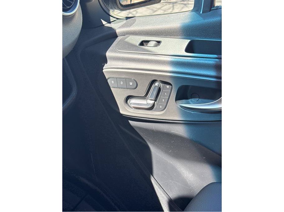 Used 2023 Mercedes-Benz Sprinter 2500 144 Cargo image 17